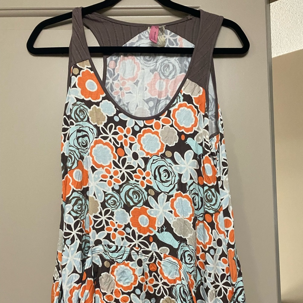 Size medium top, never worn ,